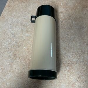 Vintage Thermos Beige and Green.  Excellent Condition!!  12” tall